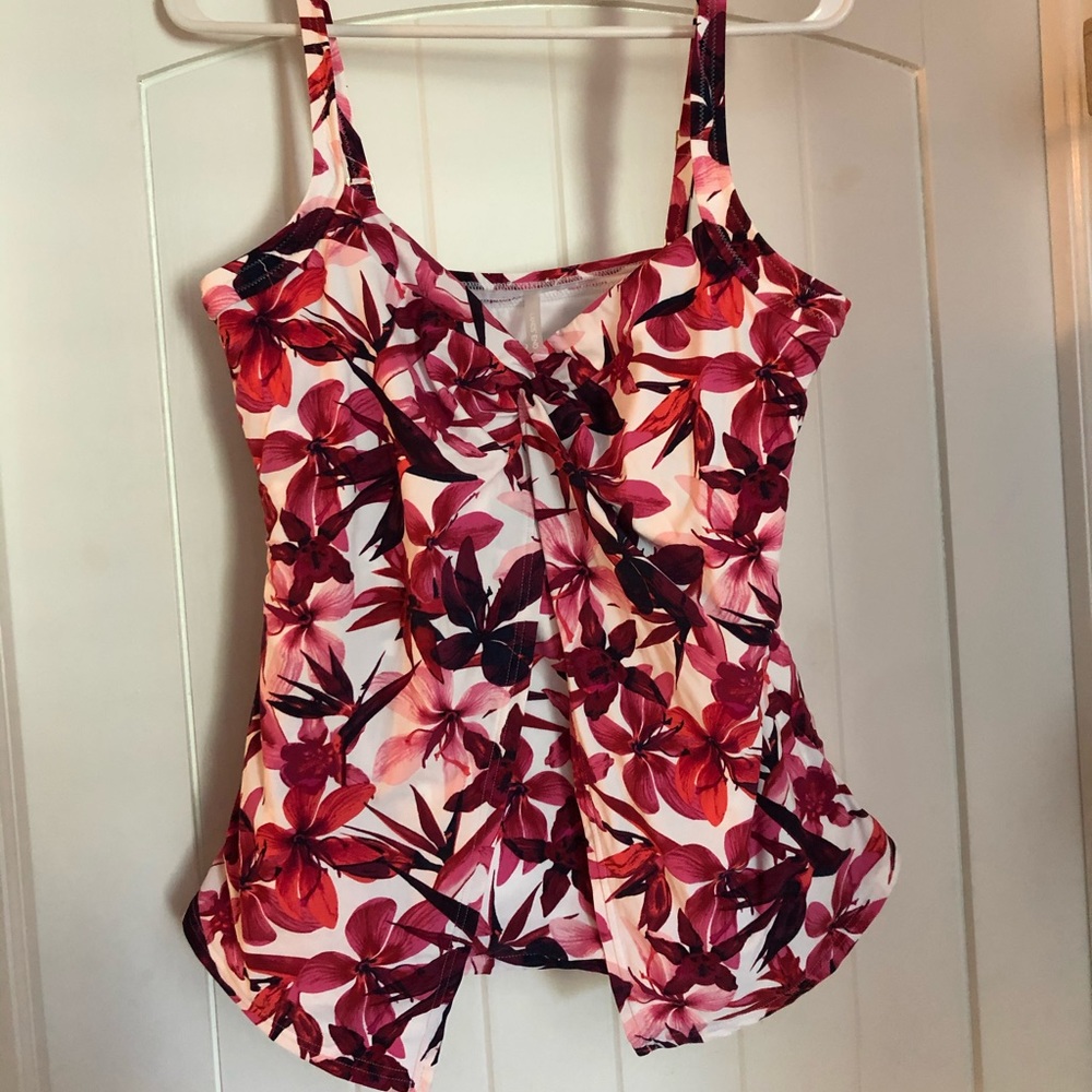 Lands’ end swimsuit tankini top
